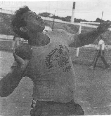 martial_en_plein_effort_au_poids_-_stade_numa_daly.jpg
