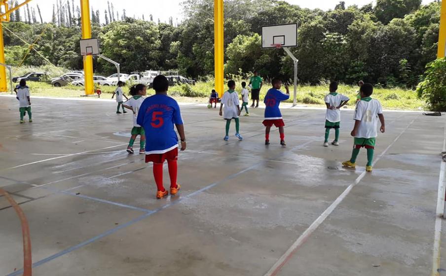 À la tribu de Mou, clubs et écoles de sport ont organisé des rencontres de foot, de volley, etc.
