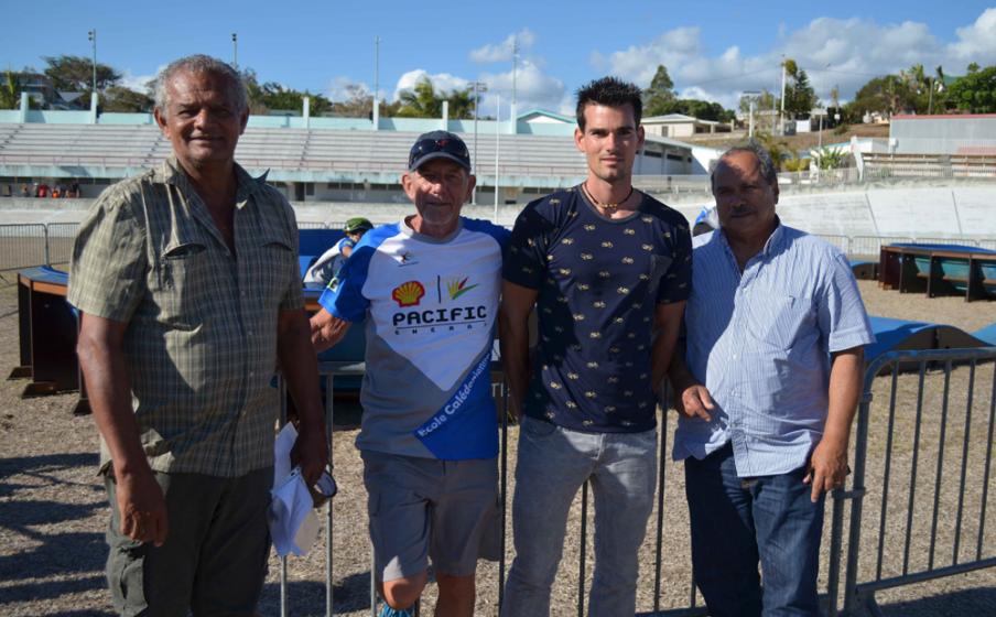 Gérard Salaün, Michel Bergereau de l’école calédonienne du vélo, Tom Maury, conseiller technique régional de cyclisme et Pierre Forest.