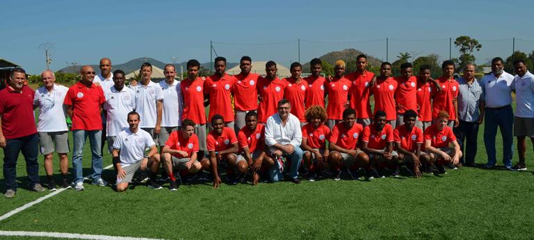 Photo de famille avant le grand départ pour le sous-continent indien. Photo de famille avant le grand départ pour le sous-continent indien.